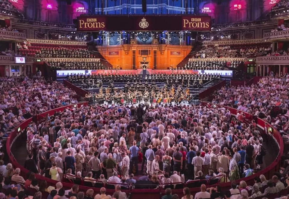 Crowd in the round at The Proms