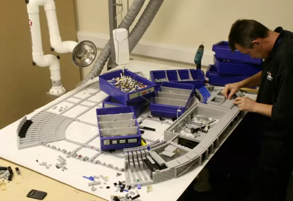 Building Lego Dallas Cowboys Stadium at Legoland Windsor