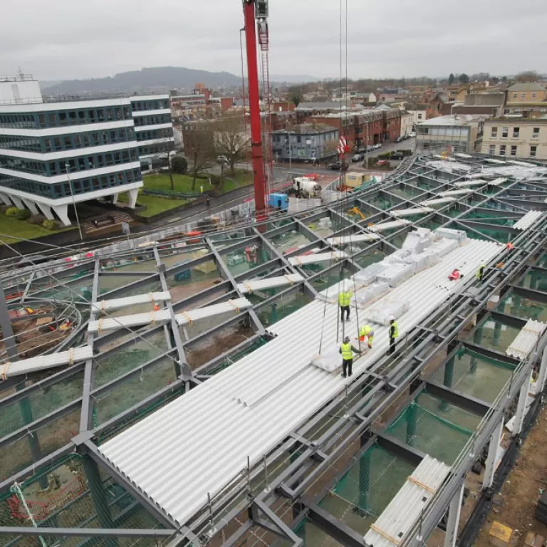 Time-lapse showing construction of aerofoil roof by Kier at Gloucester's new bus station terminal