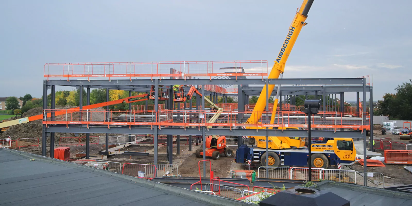 Steel erection for Thorndown Primary School. Time-lapsing school builds.