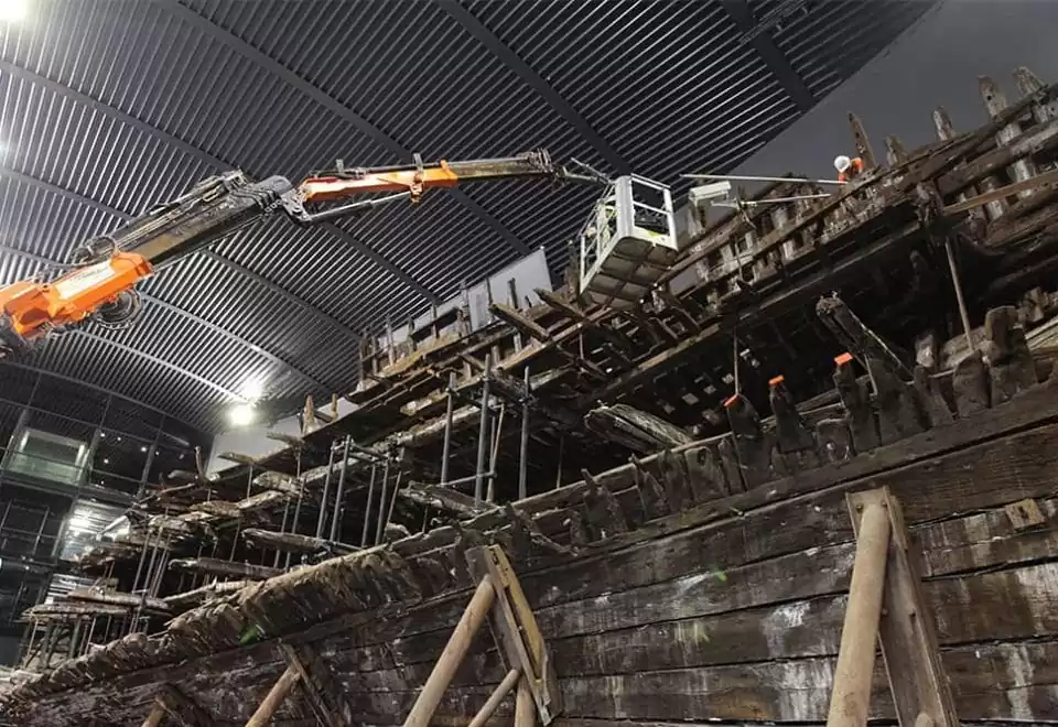De-rigging a time-lapse camera system from the Mary Rose.